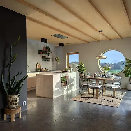 Unique House In Nedstrand *